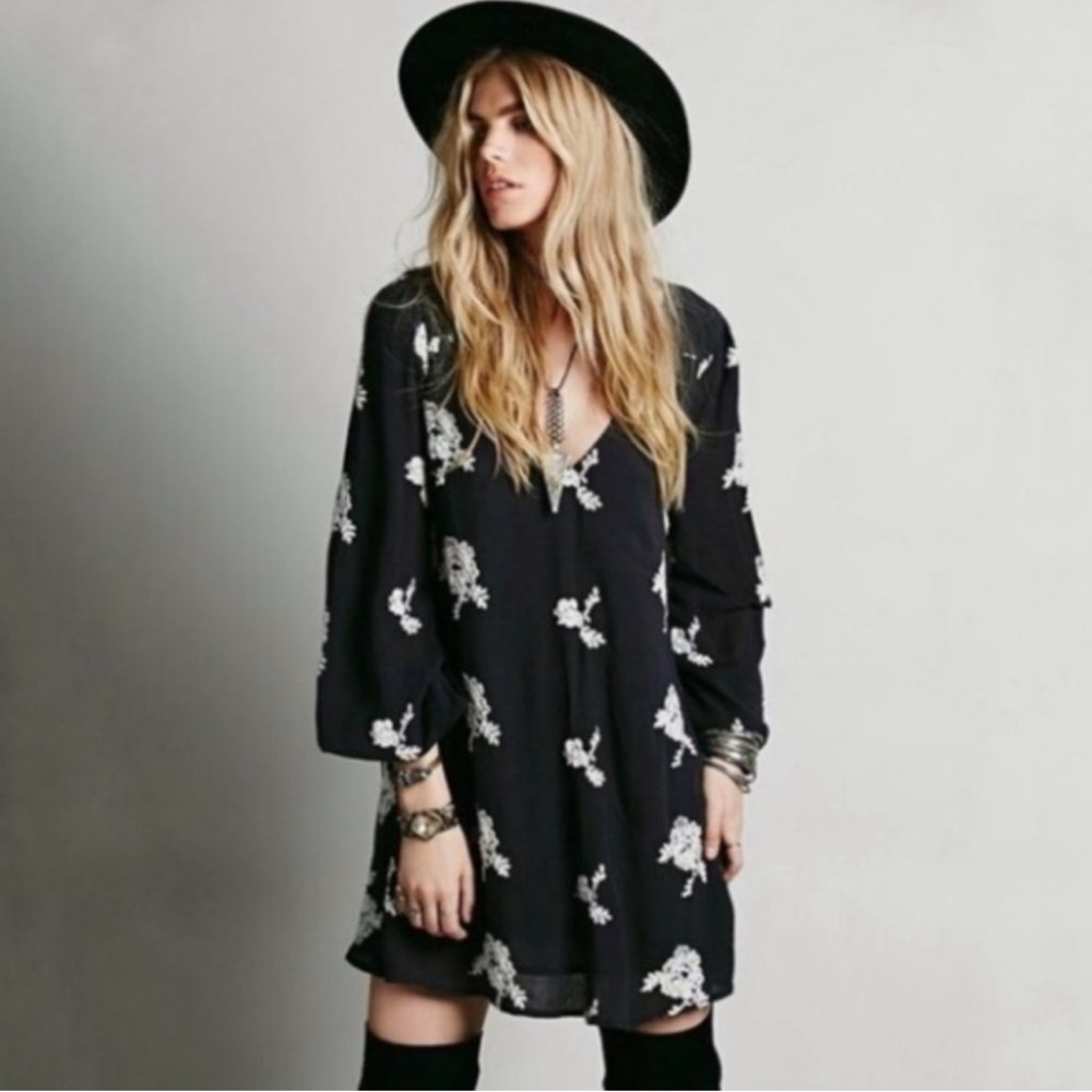 Free People Emma Austin Black Floral Embroidered Boho Swing Mini Dress Small